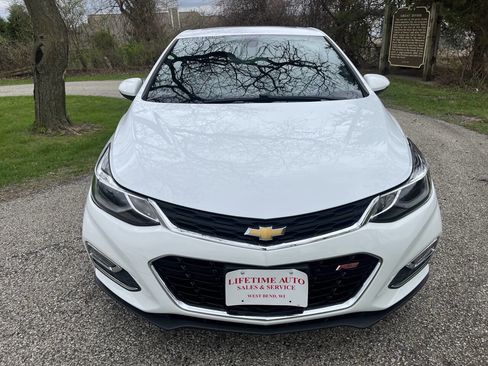 Used 2016 Chevrolet Cruze LT w/ Sun And Sound Package FWD image 8