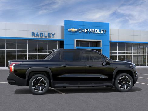 New 2026 Chevrolet Silverado EV LT w/ Premium Package AWD/4WD image 5