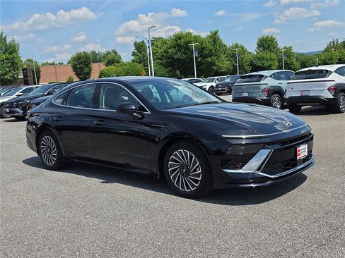 Certified 2025 Hyundai Sonata SEL FWD image 3