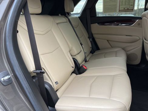 Used 2019 Cadillac XT5 Luxury image 24