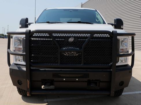 Used 2024 Ford F350 XL w/ FX4 Off-Road Package AWD/4WD image 3