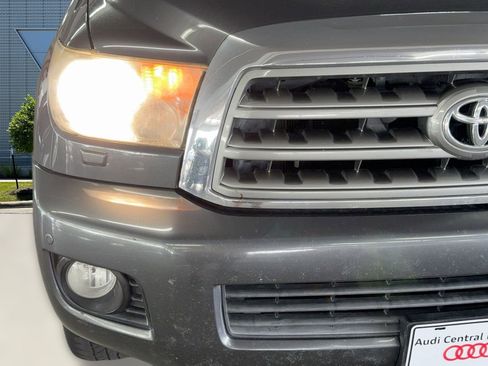 Used 2015 Toyota Sequoia Platinum image 11