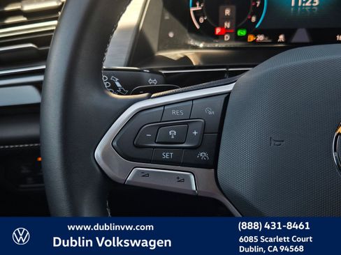 Used 2024 Volkswagen Atlas Cross Sport SE FWD image 19