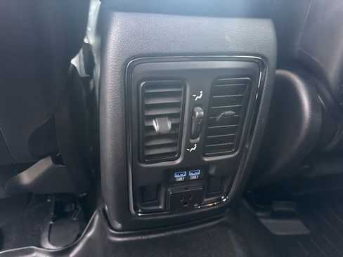 Used 2020 Jeep Grand Cherokee Limited image 22