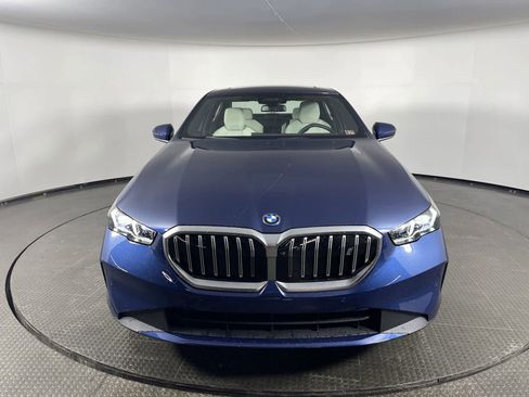 Certified 2024 BMW i5 eDrive40i w/ Premium Package image 5