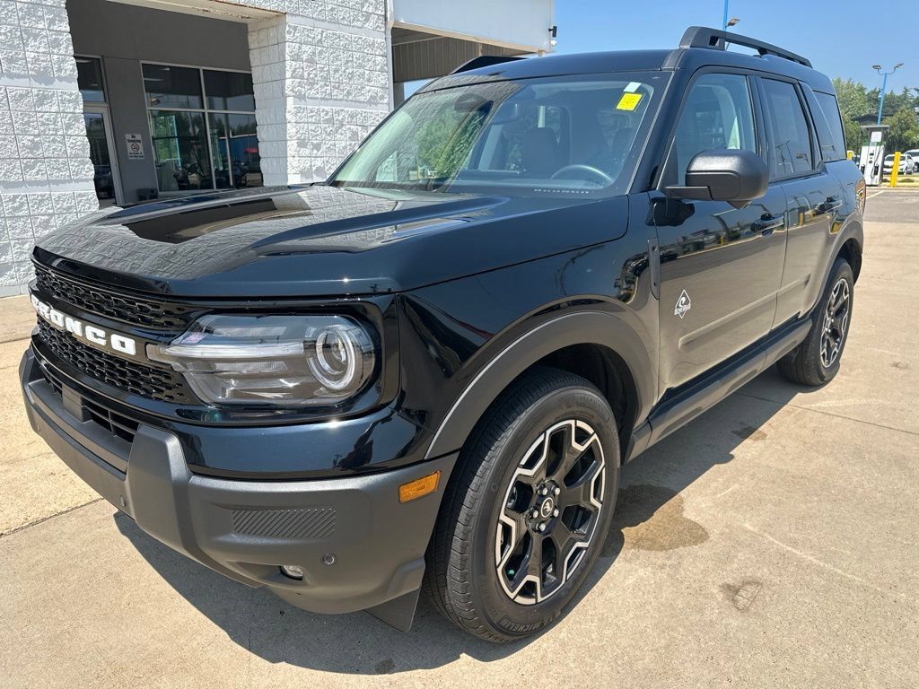 Used 2025 Ford Bronco Sport Outer Banks w/ Outer Banks Tech Package+ AWD/4WD image 3