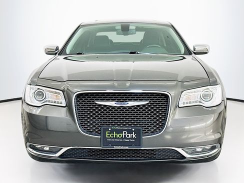 Used 2018 Chrysler 300 Limited AWD/4WD image 2