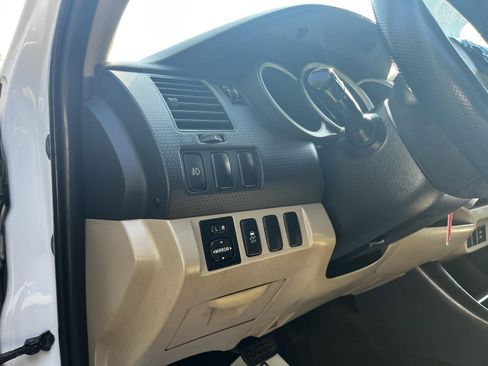 Used 2015 Toyota Tacoma PreRunner w/ SR5 Package image 19