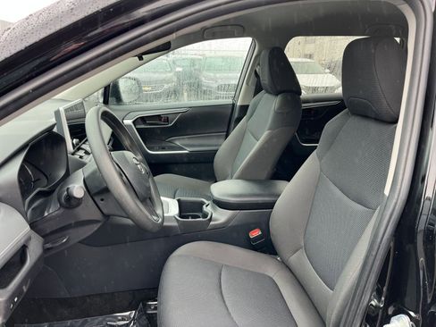 Used 2025 Toyota RAV4 LE image 35