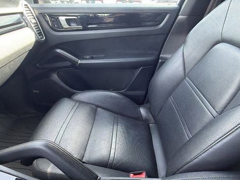 Used 2019 Porsche Cayenne AWD/4WD image 12