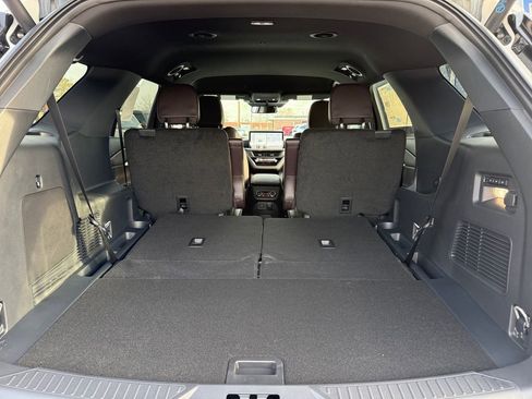 New 2026 Ford Explorer Platinum image 16