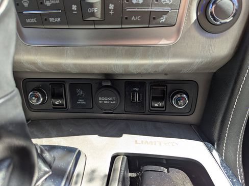 Used 2019 INFINITI QX80 Limited w/ All-Season Package image 26