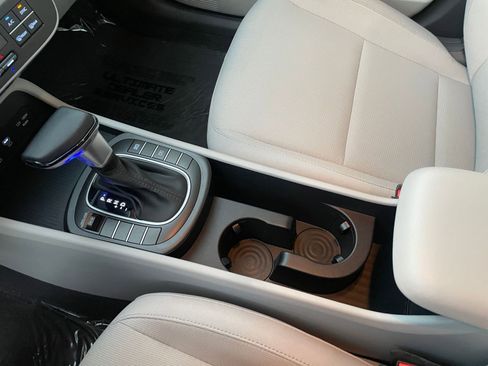 Used 2025 Hyundai Kona SEL image 41