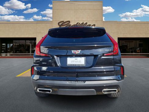 Used 2024 Cadillac XT4 Premium Luxury image 4