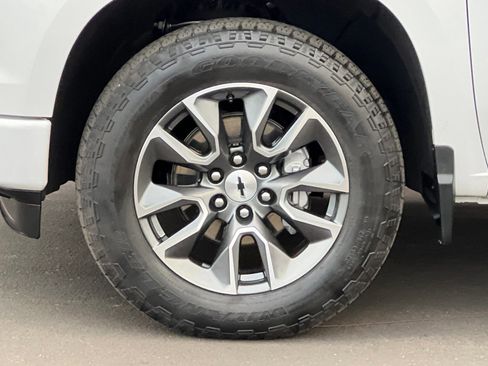 Used 2024 Chevrolet Silverado 1500 RST w/ Z71 Off-Road Package image 26