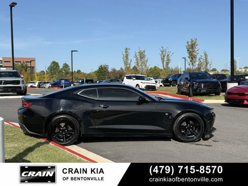 Used 2017 Chevrolet Camaro LT image 8