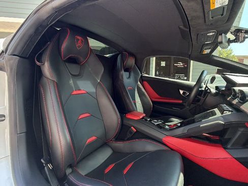 Used 2021 Lamborghini Huracan EVO RWD image 22