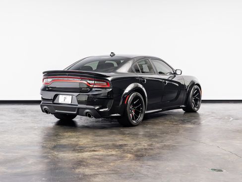 Used 2022 Dodge Charger SRT Hellcat RWD image 18