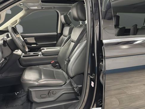 Used 2025 Ford Expedition Max Active AWD/4WD image 9