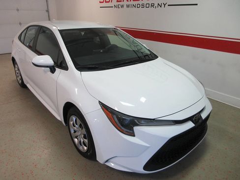Used 2022 Toyota Corolla LE FWD image 11