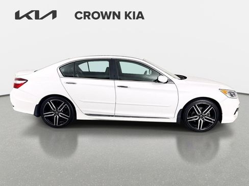 Used 2017 Honda Accord Sport image 5