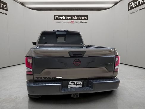 Used 2024 Nissan Titan PRO-4X w/ Pro-4x Convenience Package AWD/4WD image 4