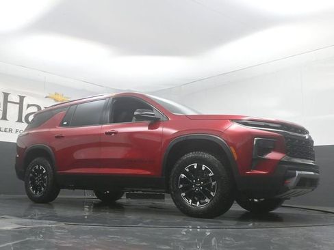 New 2026 Chevrolet Traverse Z71 w/ Enhanced Driving Package AWD/4WD image 2
