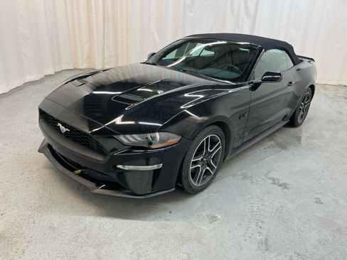 Used 2020 Ford Mustang Premium image 2