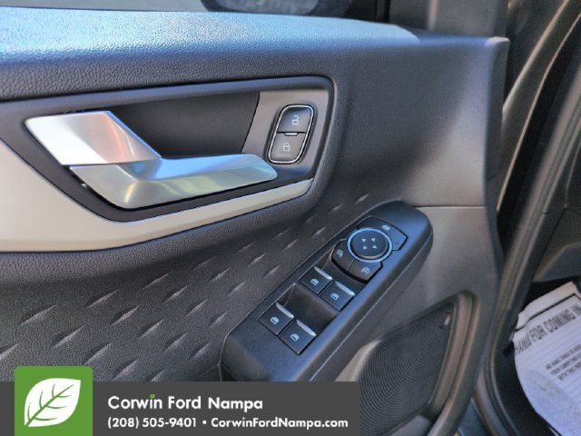 Used 2020 Ford Escape SE FWD image 11