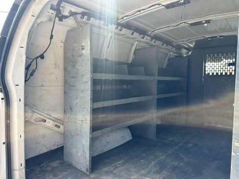 Used 2018 Chevrolet Express 2500 w/ Driver Convenience Package RWD image 9