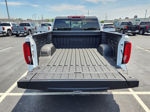 New 2026 GMC Sierra 1500 SLT w/ SLT Premium Plus Package AWD/4WD image 7