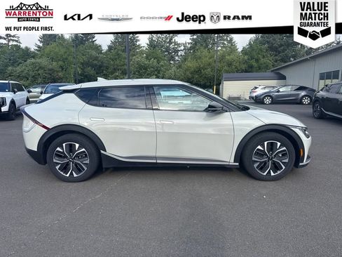Used 2024 Kia EV6 Light AWD/4WD image 8
