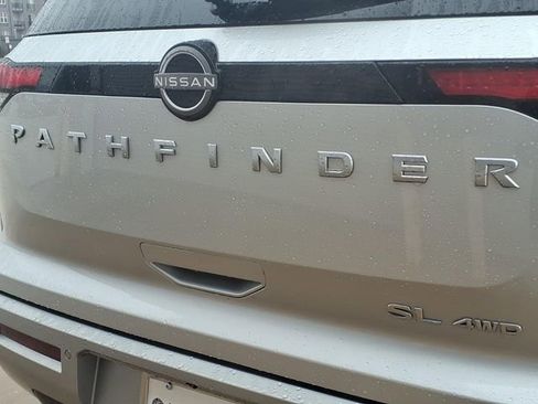 Used 2025 Nissan Pathfinder SL image 26
