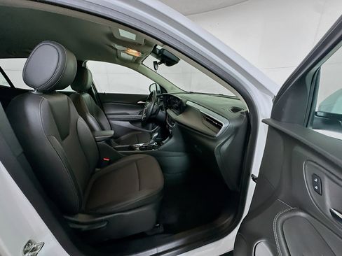Used 2025 Buick Encore GX Preferred FWD image 29