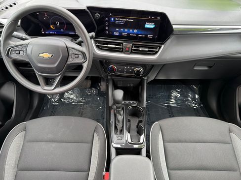 Used 2025 Chevrolet TrailBlazer LT AWD/4WD image 13