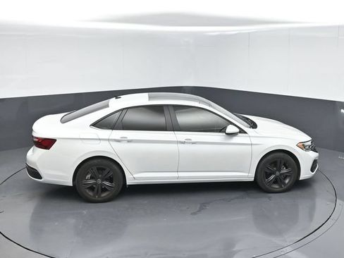 Used 2024 Volkswagen Jetta SE FWD image 42