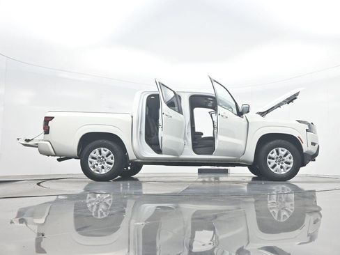 Used 2022 Nissan Frontier SV RWD image 37