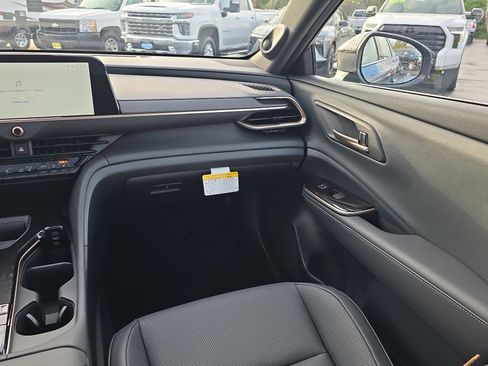 New 2025 Toyota Crown Signia image 24