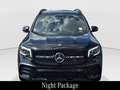 Used 2022 Mercedes-Benz GLB 250 4MATIC image 2