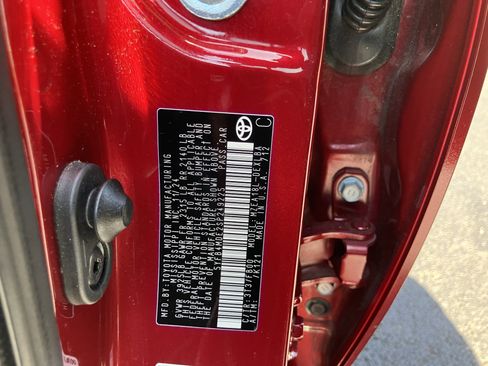 Used 2025 Toyota Corolla LE w/ Convenience Package image 36