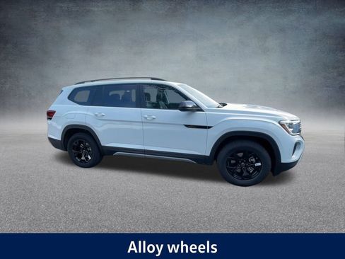 New 2025 Volkswagen Atlas Peak Edition SE image 27