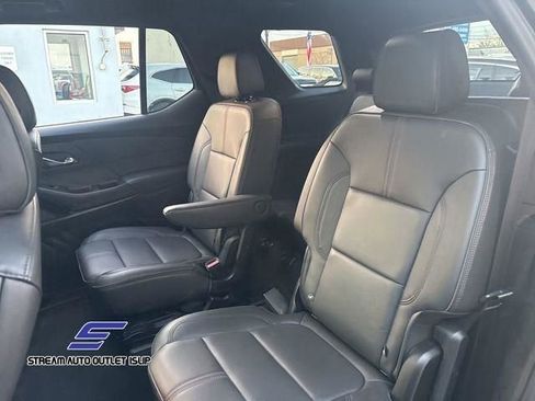Used 2022 Chevrolet Traverse RS image 28