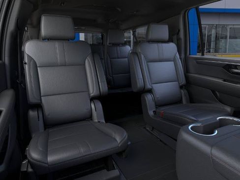 New 2026 Chevrolet Suburban RST w/ Comfort Package AWD/4WD image 17