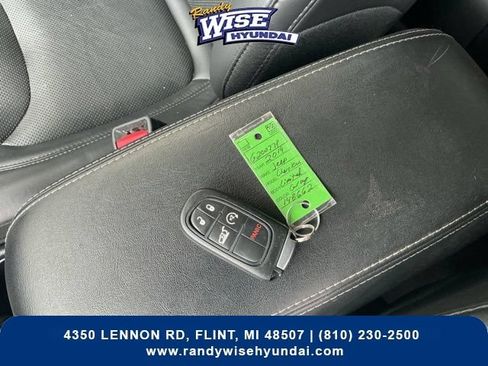Used 2019 Jeep Cherokee Limited AWD/4WD image 28