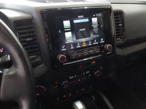 Used 2022 Nissan Frontier PRO-4X w/ Pro-4X Premium Package image 19