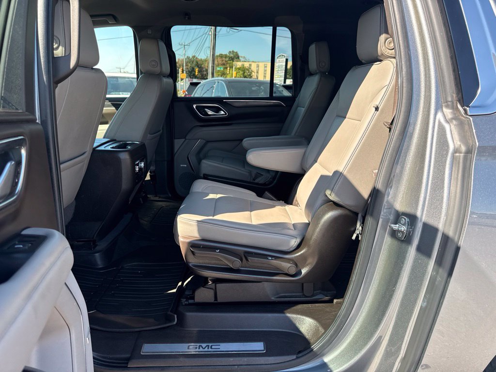 Used 2022 GMC Yukon XL SLT w/ SLT Luxury Package AWD/4WD image 26