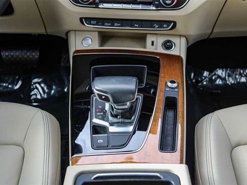 Used 2022 Audi Q5 2.0T Premium image 13