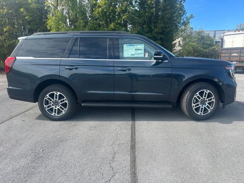 New 2025 Ford Expedition Active AWD/4WD image 4