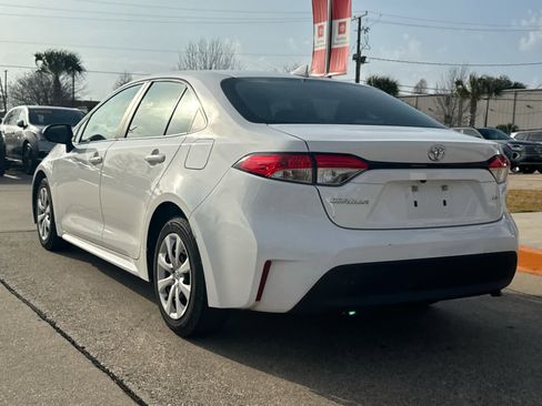 Used 2024 Toyota Corolla LE image 6