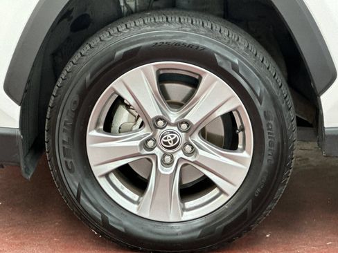 Used 2025 Toyota RAV4 XLE FWD image 35